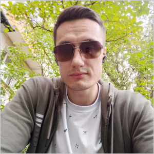 Работаю частным массажистом уже около 3 лет, обучался у опытного специалиста.